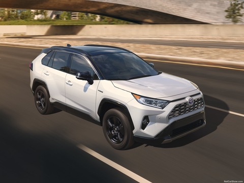 Toyota-RAV4-2019-1600-07