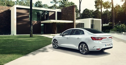 2016-Renault-Megane-Sedan-rear-three-quarters