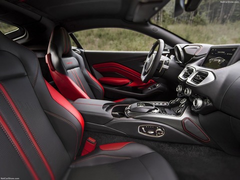 Aston_Martin-Vantage-2019-1600-57
