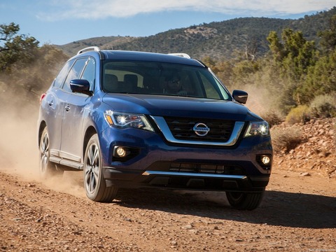Nissan-Pathfinder-2017-1600-08