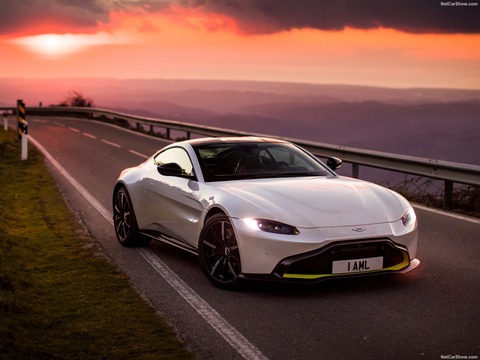 Aston_Martin-Vantage-2019-1600-04