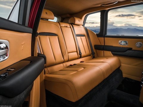 Rolls-Royce-Cullinan-2019-1600-19