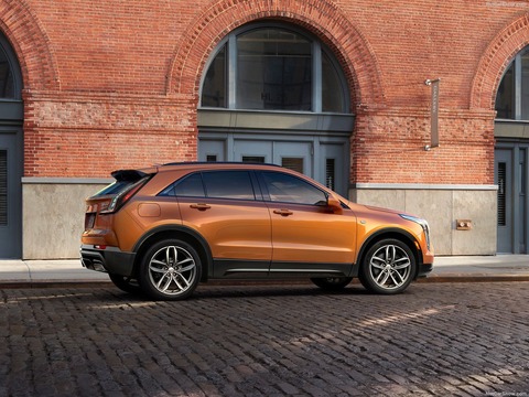 Cadillac-XT4-2019-1600-03