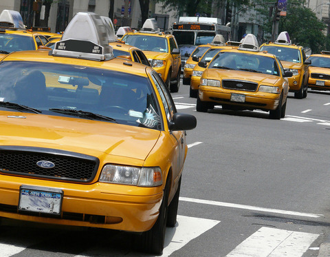 1200px-Yellow_cabs_2