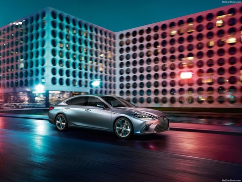 Lexus-ES-2019-1600-0b