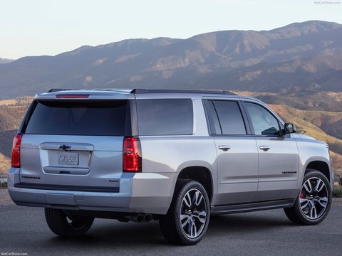 Chevrolet-Suburban_RST_Performance_Package-2019-1600-03