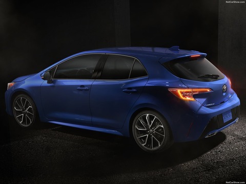 Toyota-Corolla_Hatchback-2019-1600-18