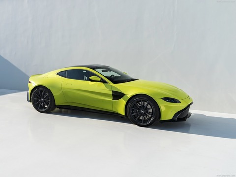Aston_Martin-Vantage-2019-1600-08
