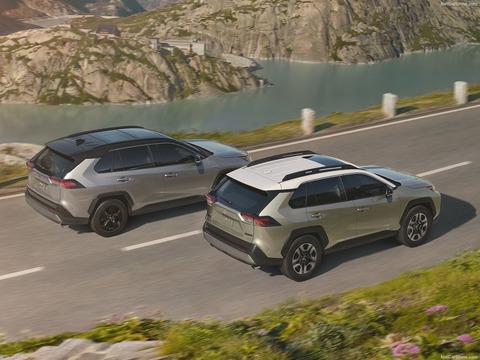 Toyota-RAV4-2019-1600-0b