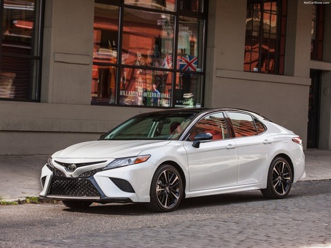 Toyota-Camry-2018-1600-0c