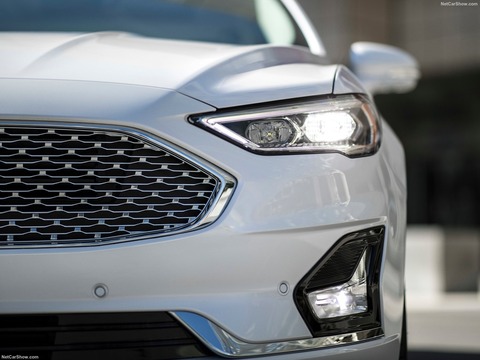 Ford-Fusion-2019-1600-05