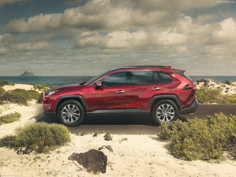 Toyota-RAV4-2019-1600-08