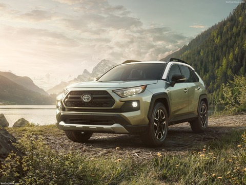 Toyota-RAV4-2019-1600-01