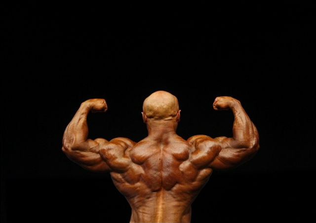 bodybuilders-freaks-or-superhumans_003
