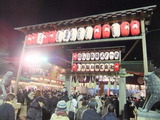 今宮戎へお参りの人々