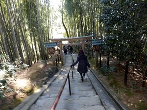 久延彦神社の長い階段1