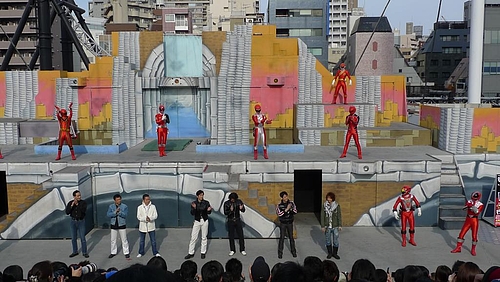 素面役者登場