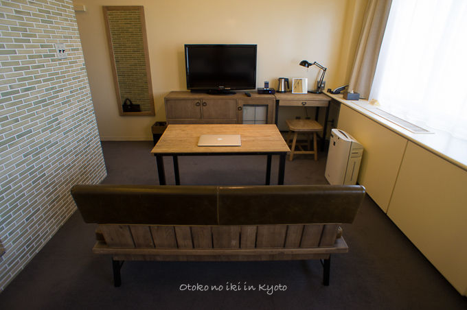 1205ANTEROOM-10