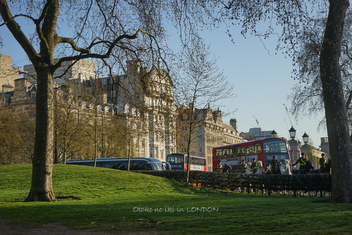 0715London44月-1