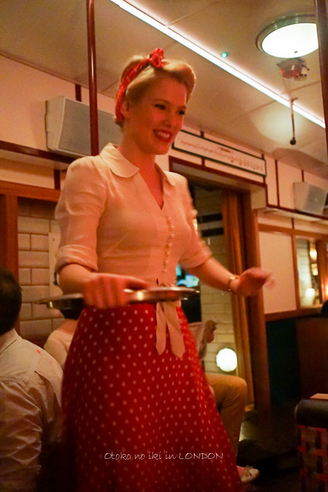 0810LONDONbar4月-14