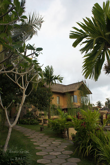 1002-44Bali