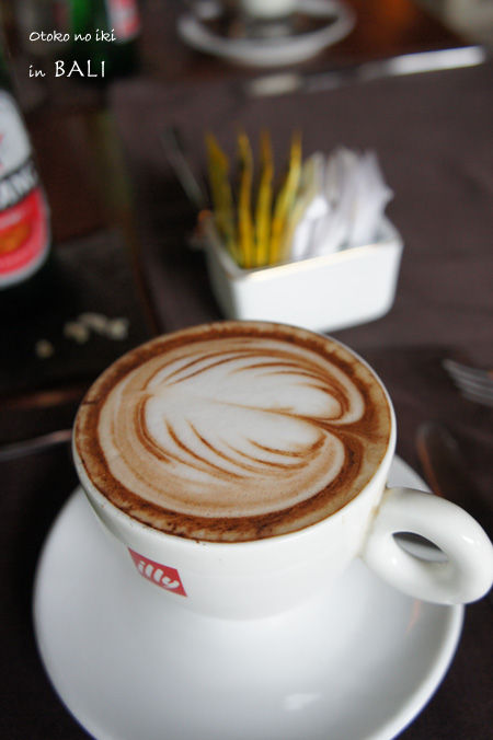 1203-17cafedesartestes