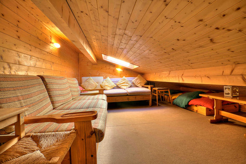 Beautiful-Loft-conversion-eaves-storage