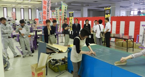 展示会ふすま実演