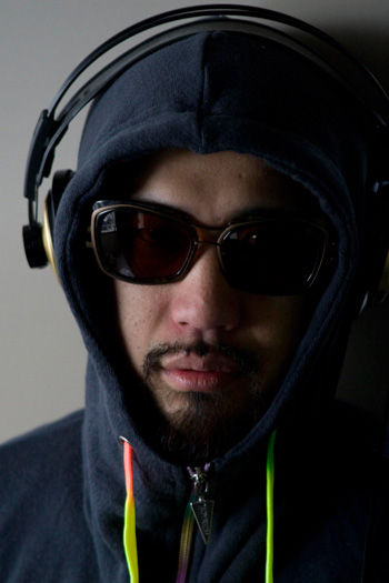DJ-YAS