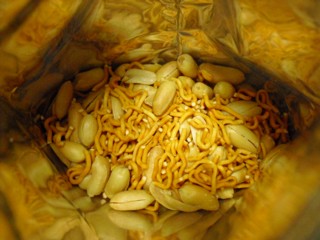 ラーメンピーナッツの中身