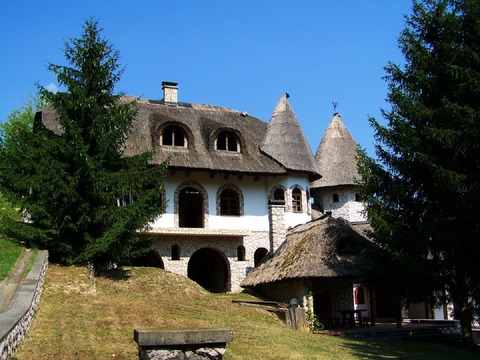 thatched-house-949714_960_720