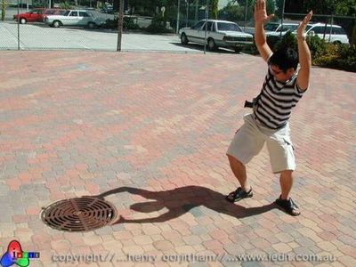 勝手に動き出しそうな影02