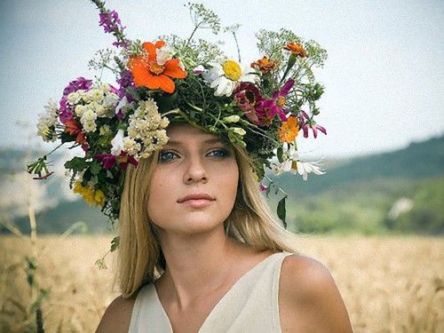 ウクライナ女性の伝統衣装00