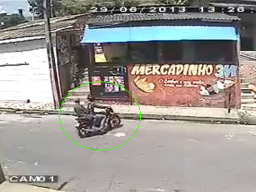 ブラジルのバイク強盗犯00
