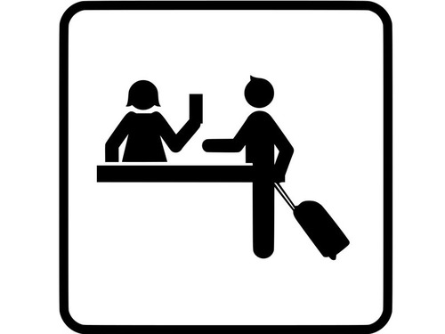 空港の預け入れ荷物の重量チェック