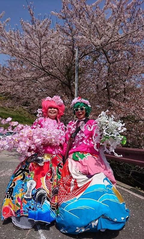 20180401桜をバック全身