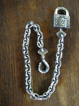 廃盤品 WEIRDO PADLOCK KEYトップ 真鍮製 楽天市場】【WEIRDO JEWELRY/ウィアードジュエリー】「Padlock
