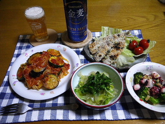 夕食 トマトソースパスタ いわしのパン粉焼き たことブロッコリーのペペロンチーノ The Last Sasurai 自炊ニストの食卓