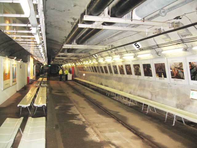 坑道見学01