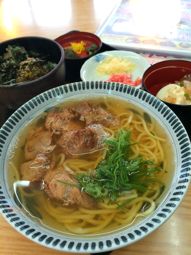 麺勝ソーキそば