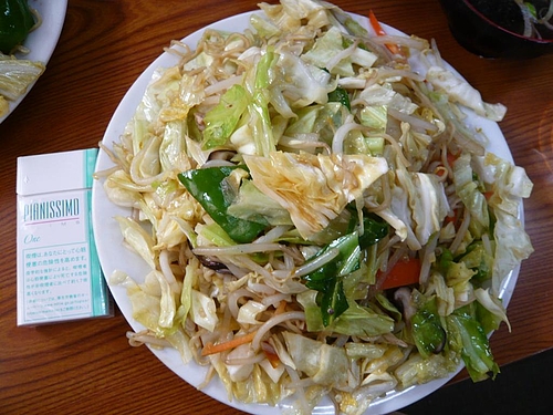 直径27センチの大皿で出てきます! 直径27センチの大皿で出てきます!
