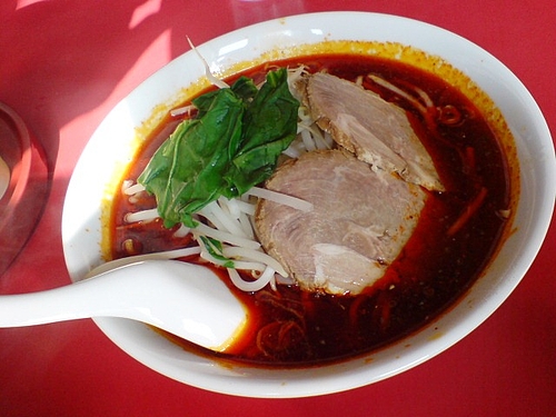 こっちも辛いよ。四川の酸辣湯麺! こっちも辛いよ。四川の酸辣湯麺!