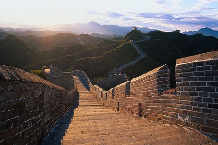 800px-The_Great_wall_-_by_Bernard_Goldbach