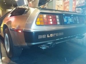 delorean-DMC-12-03
