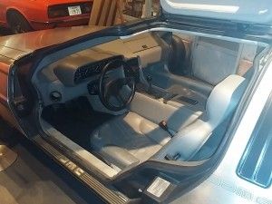 delorean-DMC-12-02