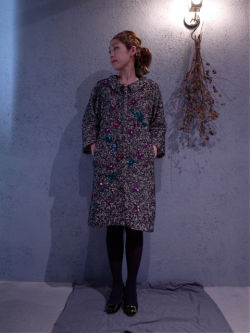 muveilミュベールビニール刺繍コート