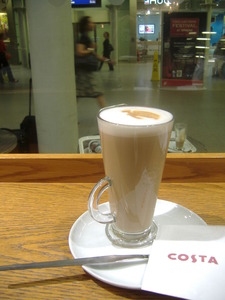 106_Cafe_by_COSTA_at_station