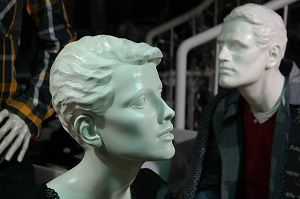 mannequins-235769_640