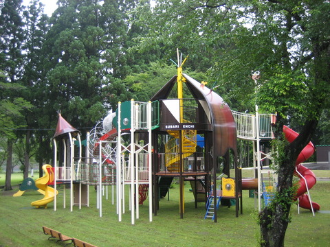 084