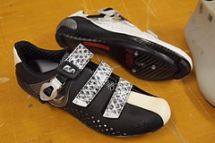 新製品シューズ R3 WOMEN
